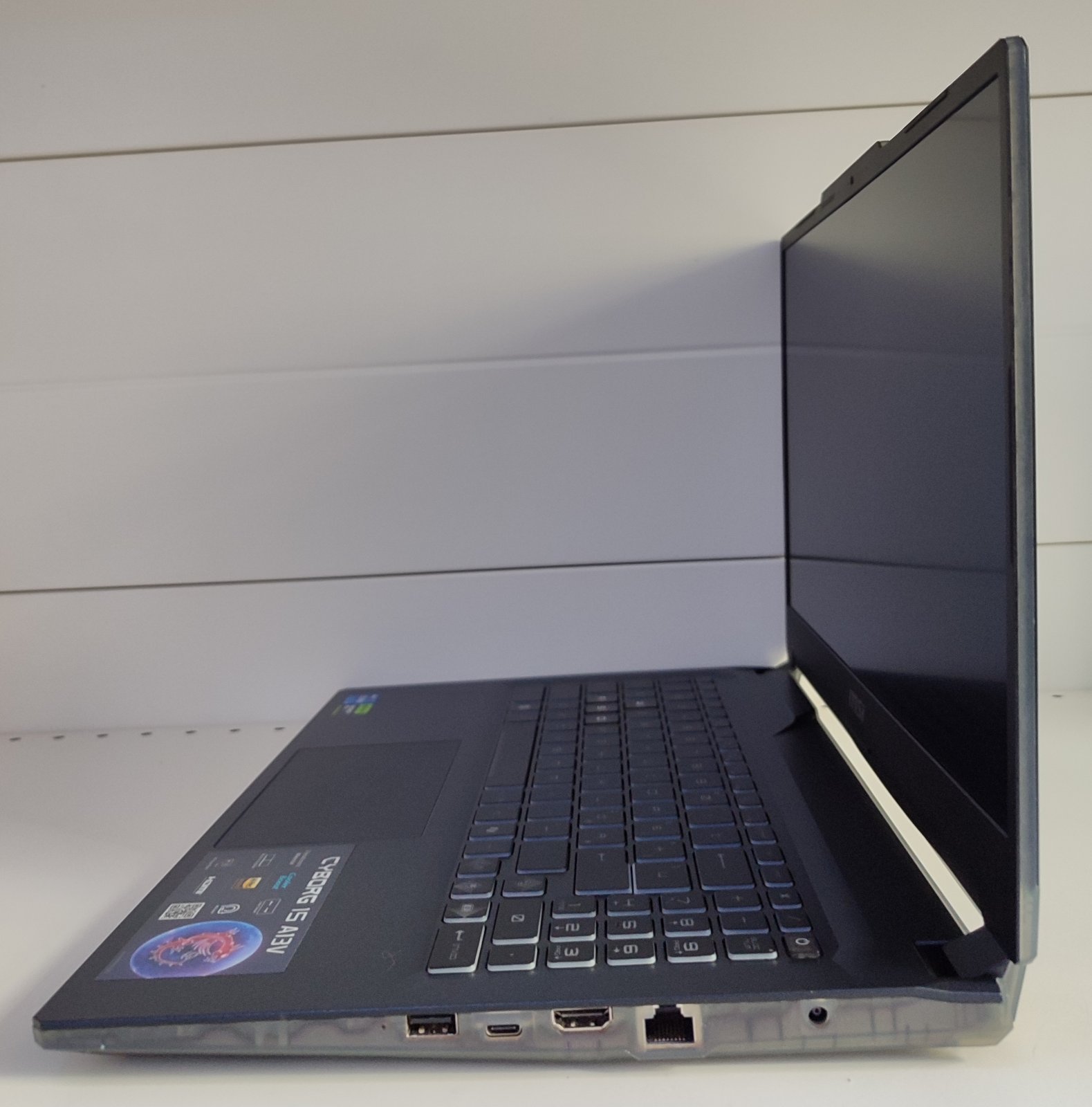 MSI Cyborg 15 A13VE - imagine 4